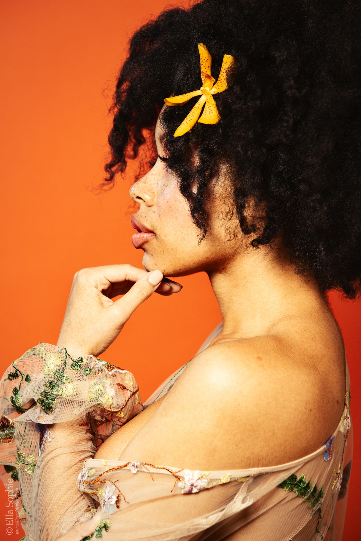 Profile portrait of Saratonin by photographer Ella Sophie, Oakland CA